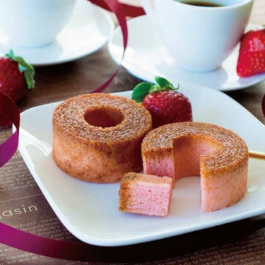 Hakata Minorika Amaou Caramelized Baumkuchen